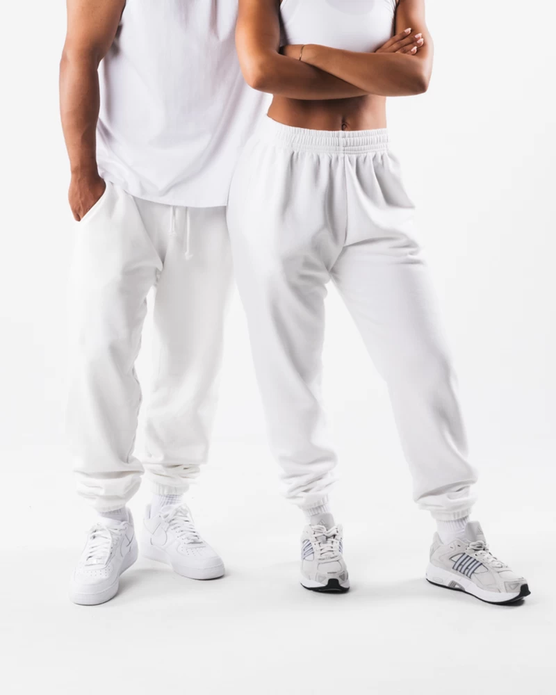 Alphalete Earth Dye Natural Jogger - Cloud White