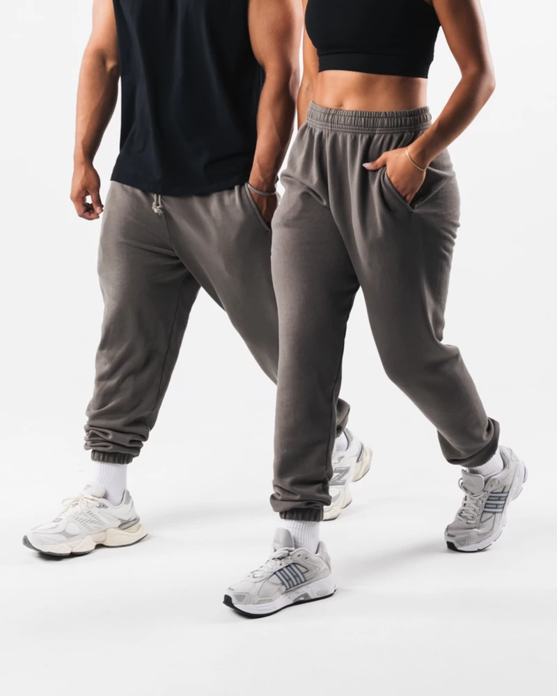 Alphalete Earth Dye Natural Jogger - Iron
