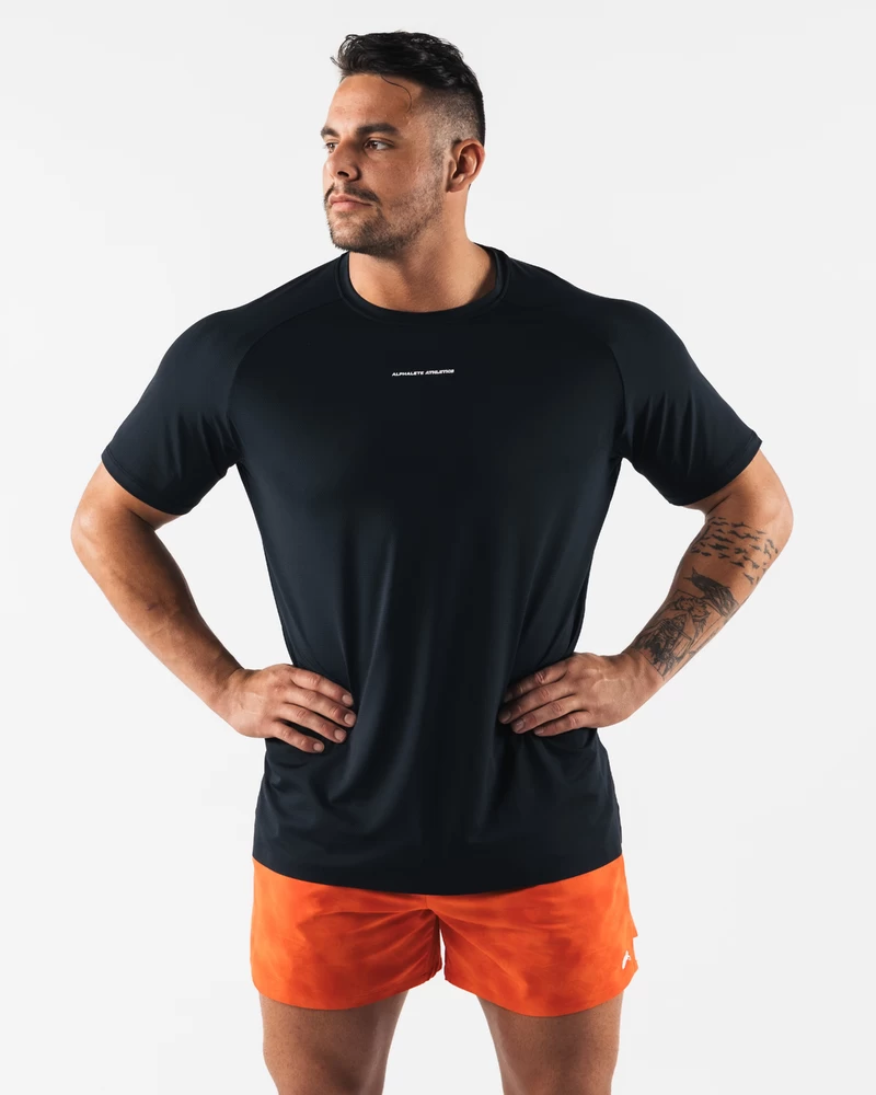 Alphalete Racer Tee - črna